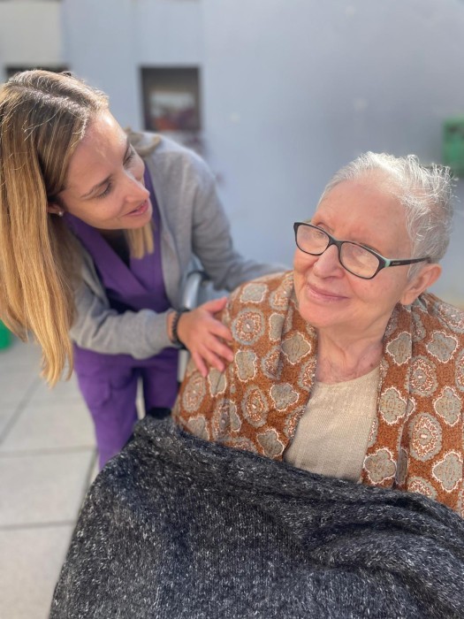 Centres de dia per a persones grans: Que són i beneficis